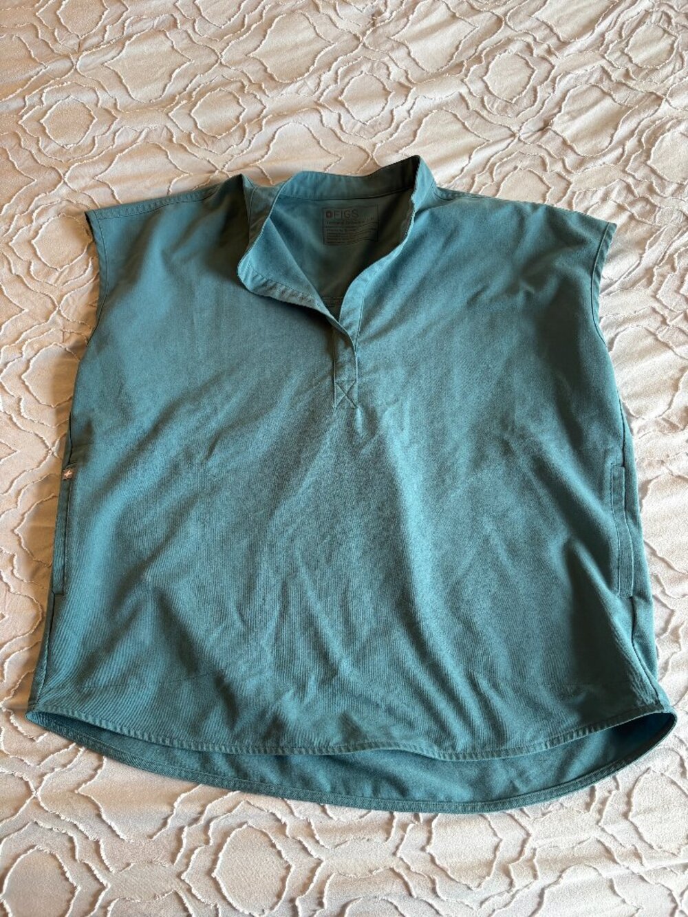 DISCONTINUED Figs Rafaela Scrub Top – Hydrogreen